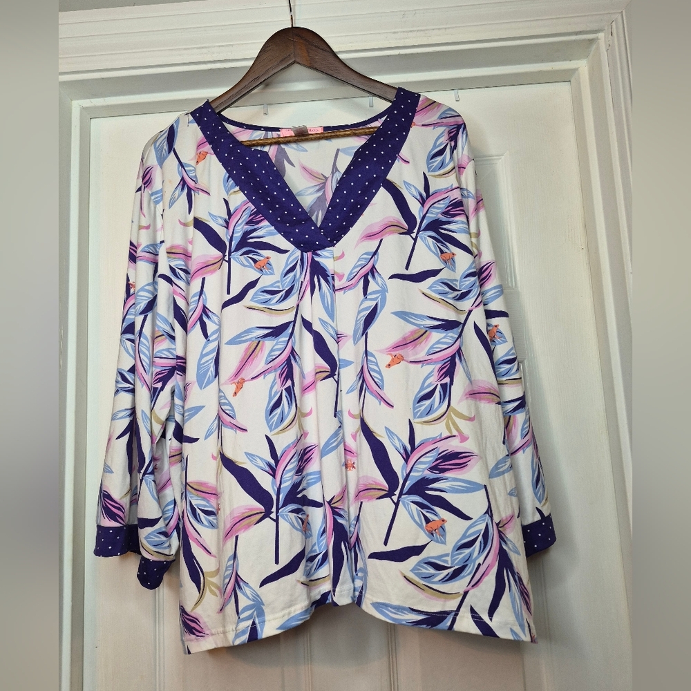 Christian Siriano White Floral V-Neck Top with Purple Trim 2x